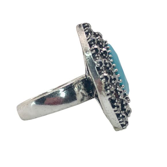 Silver Oversize Teardrop Rhinestone Statement Ring - Size 6.5 - Picture 5 of 7